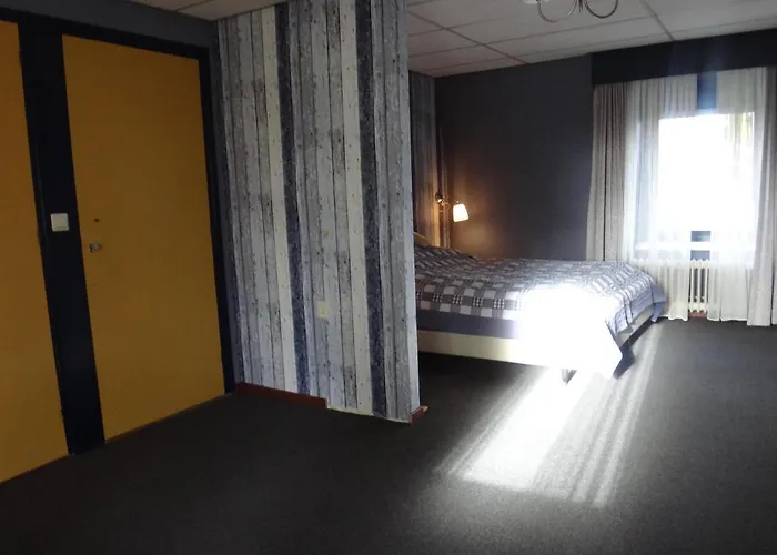 De Post Restaurant Couette-café 4*